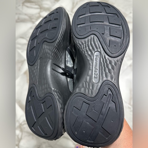 DN2647-060
Brand New 
Size US11,5 - Picture 5 of 8